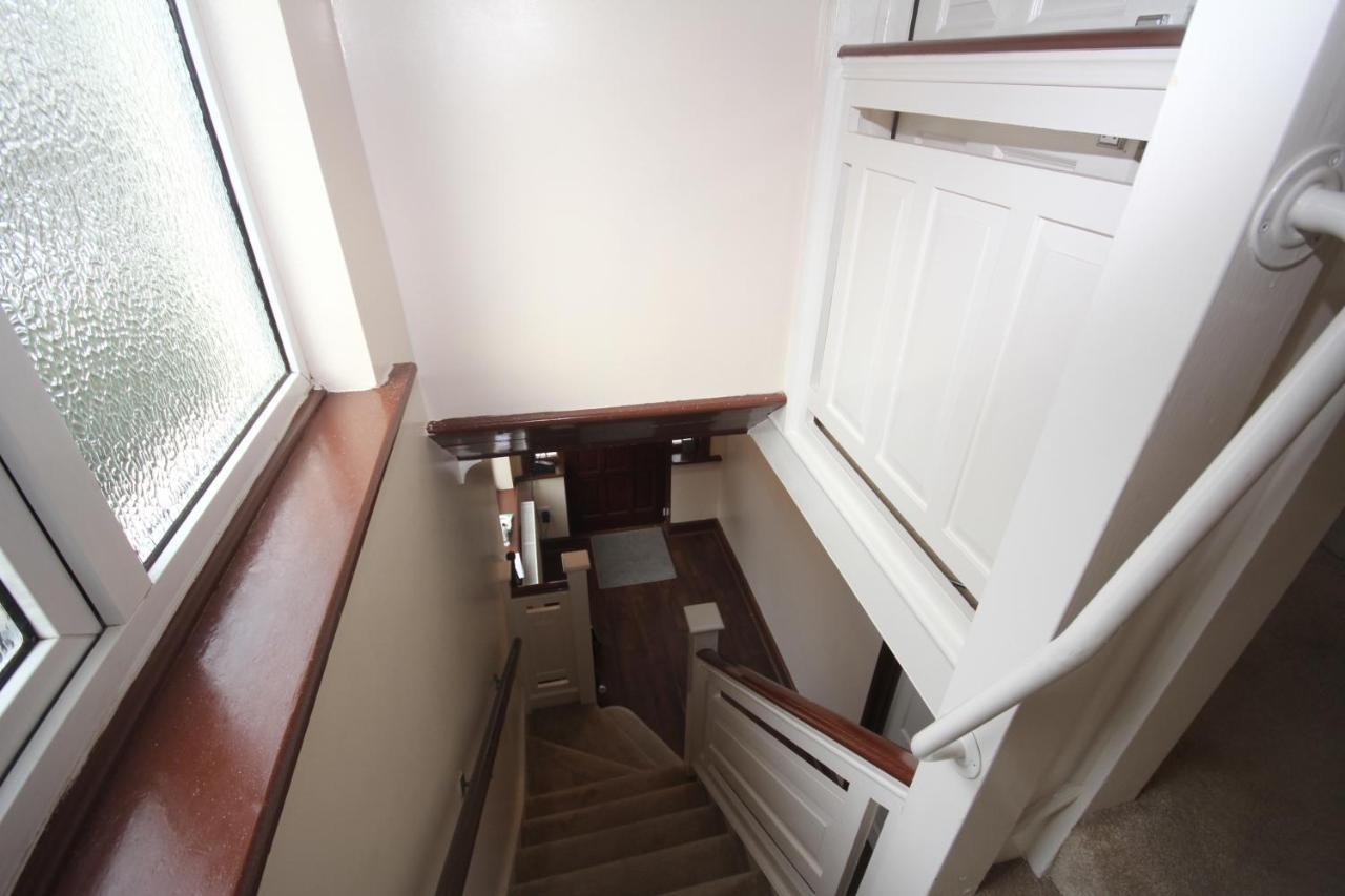 Villa Kenton House à Harrow Extérieur photo